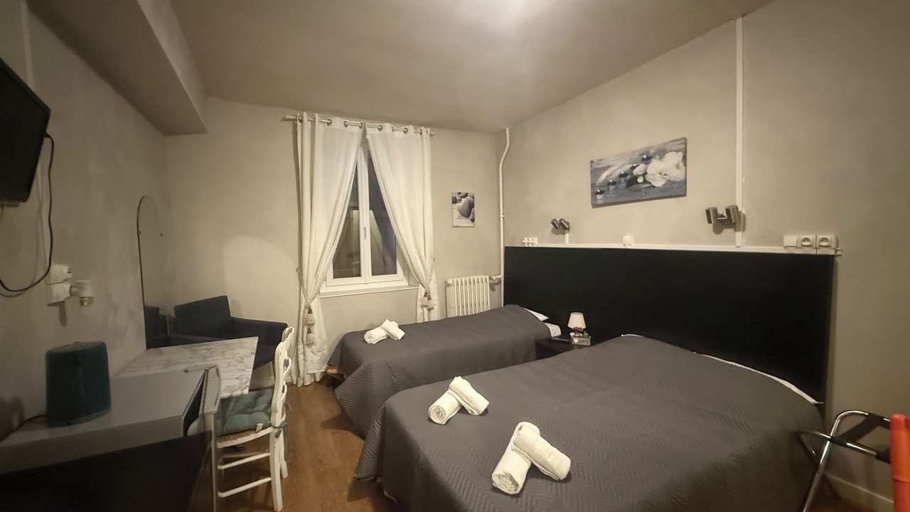 Photo of Bedroom in Malay-le-Petit