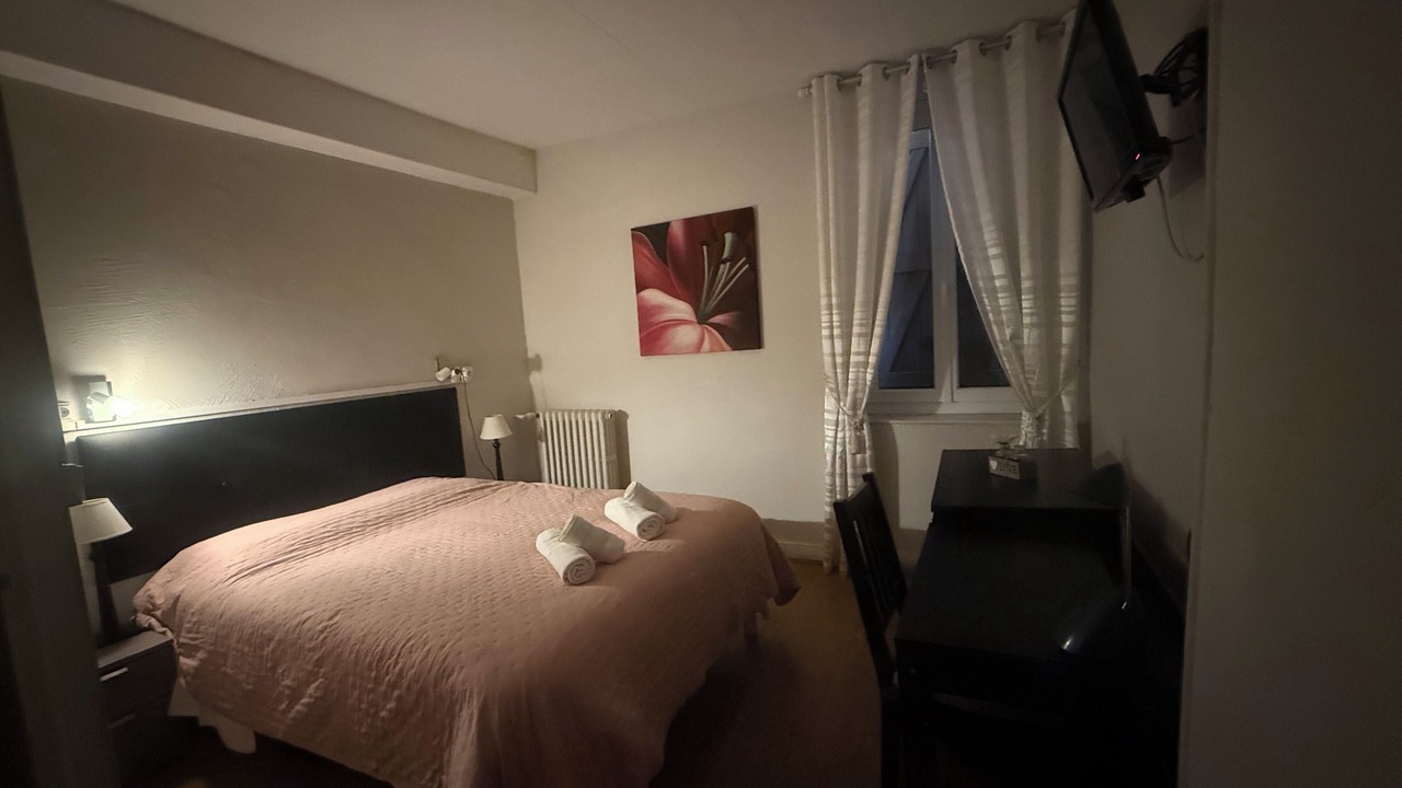 Photo of Bedroom in Malay-le-Petit