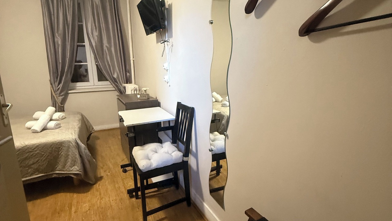 Photo of Bedroom in Malay-le-Petit