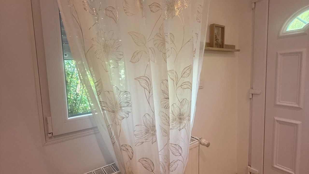 Photo of Bathroom in Malay-le-Petit