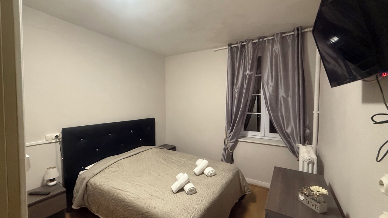 Photo of Bedroom in Malay-le-Petit