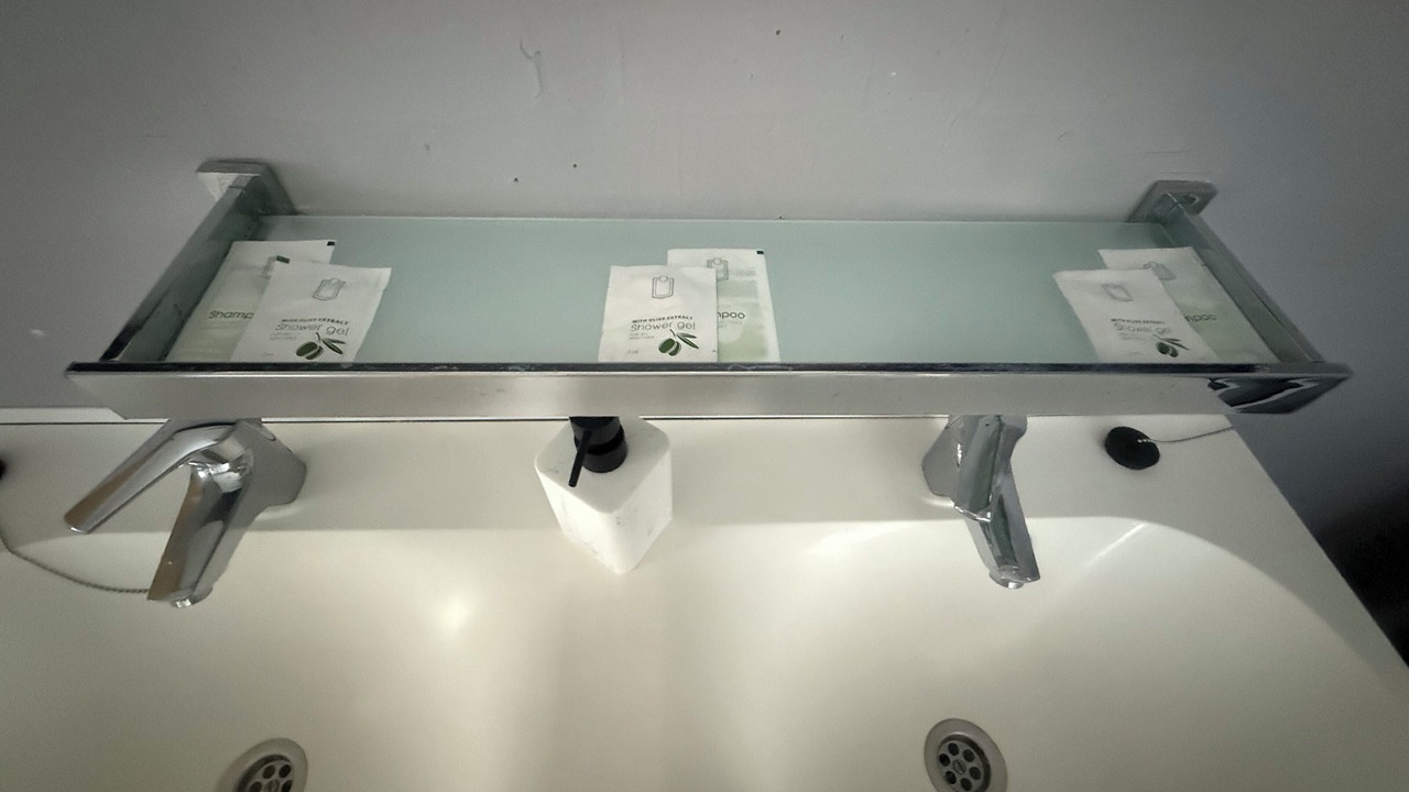 Photo of Bathroom in Malay-le-Petit