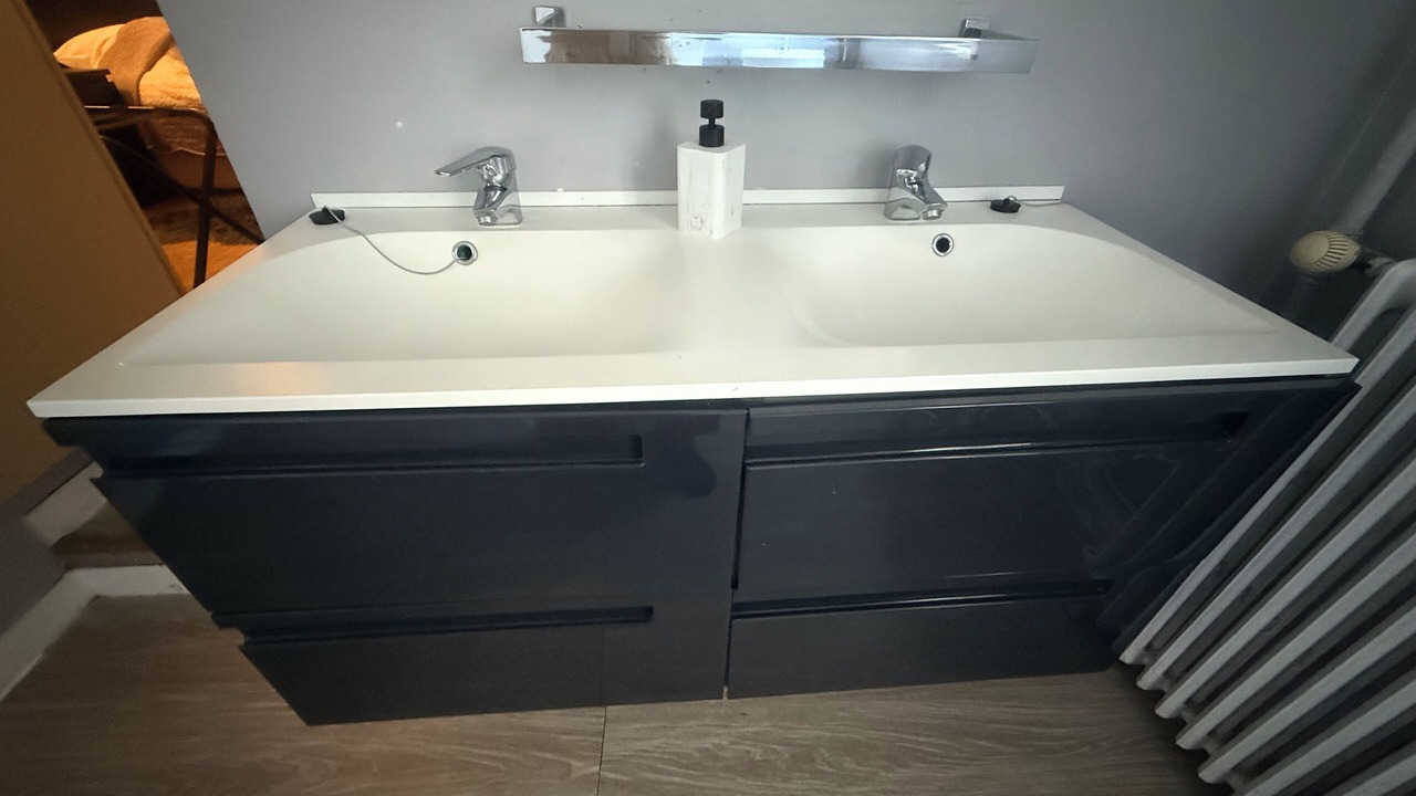 Photo of Bathroom in Malay-le-Petit