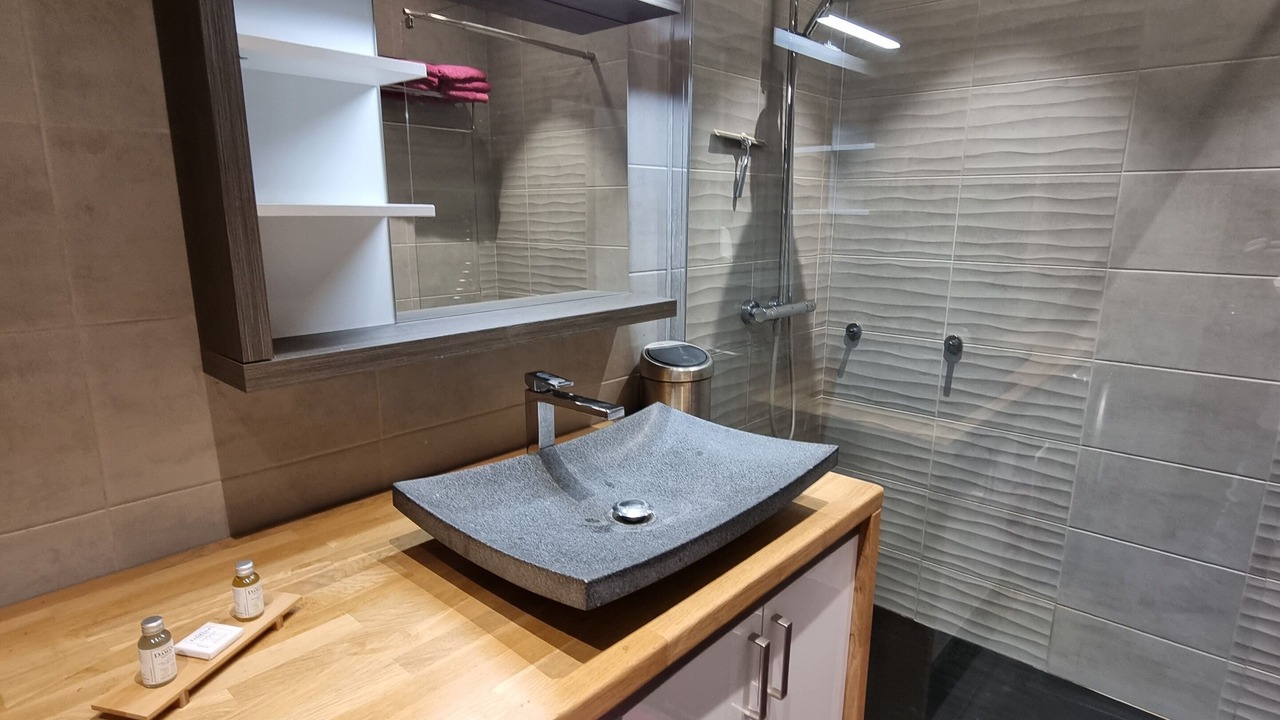 Photo of Bathroom in Dommartin-la-Chaussee