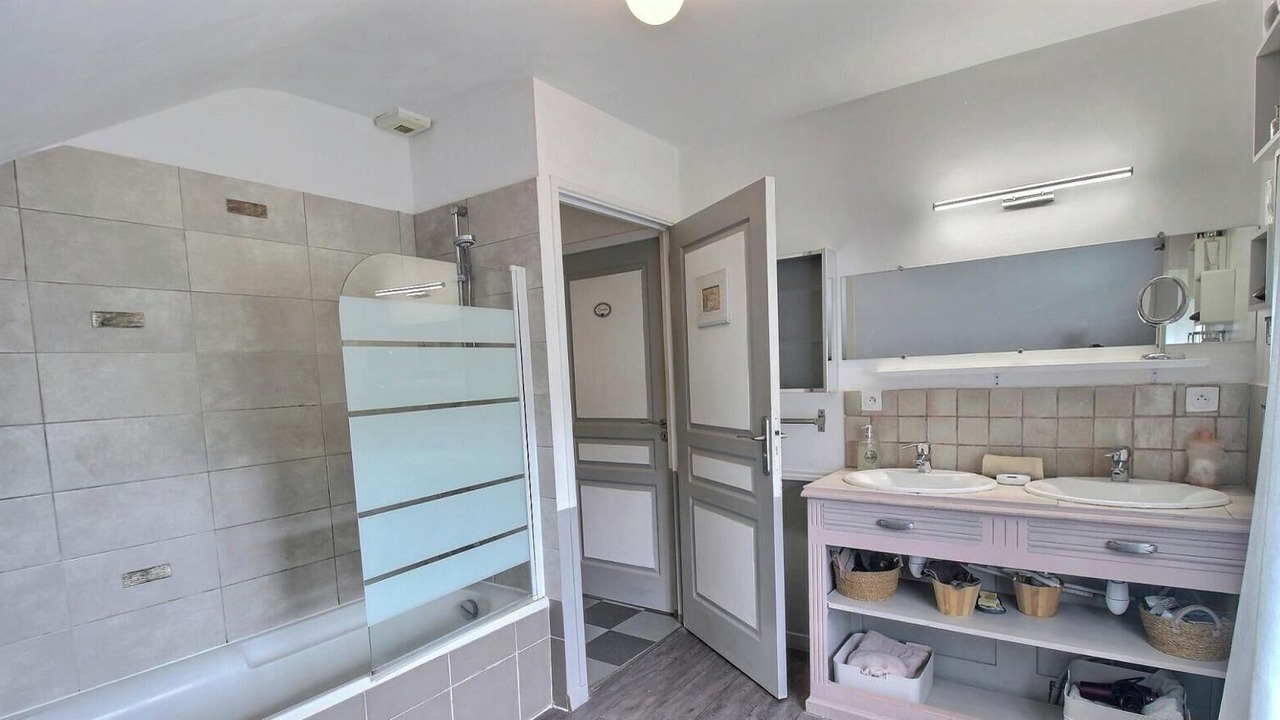 Photo of Bathroom in Ploubalay