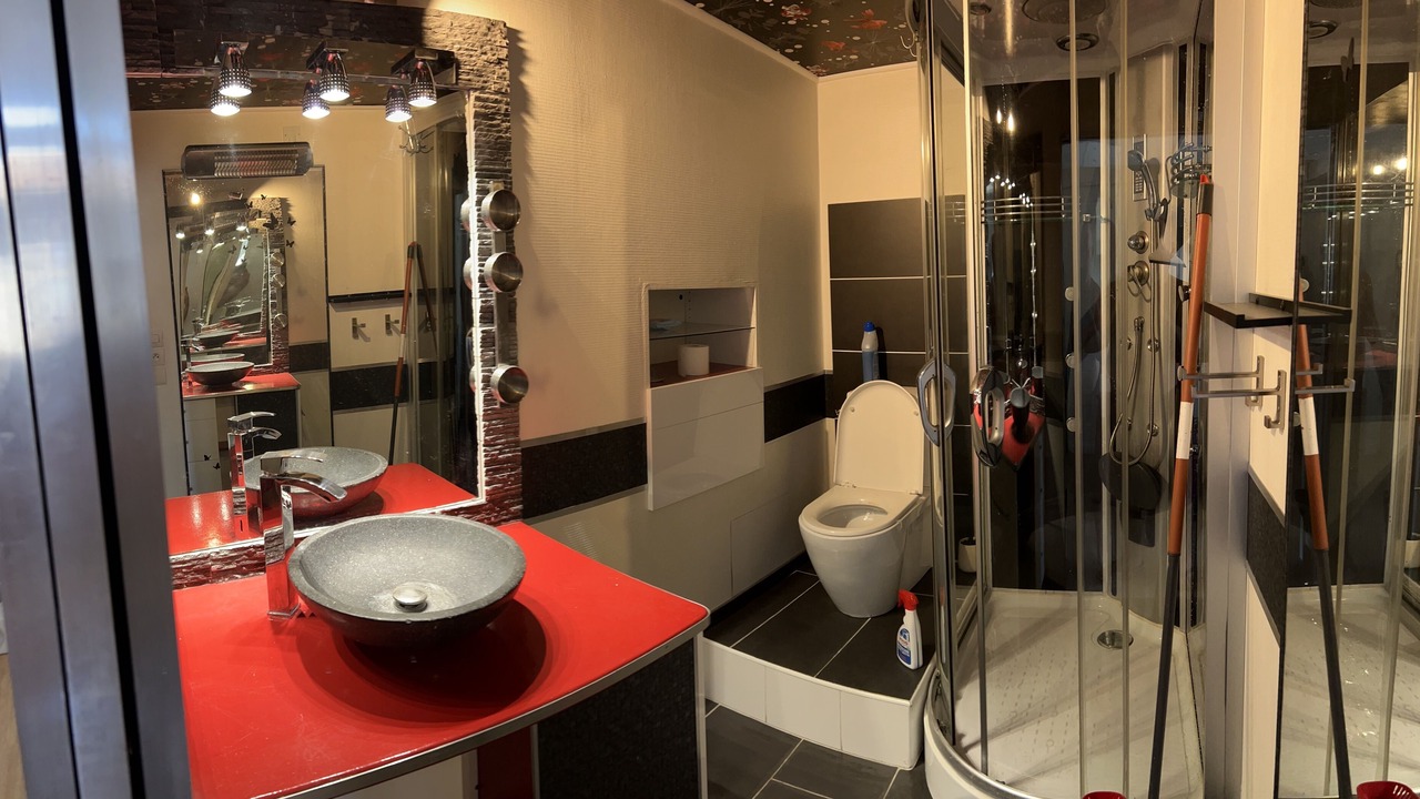 Photo of Bathroom in Quartier Administrations