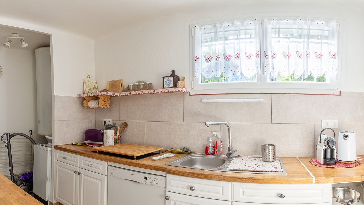 Photo of Kitchen in Saint-Andre-les-Alpes