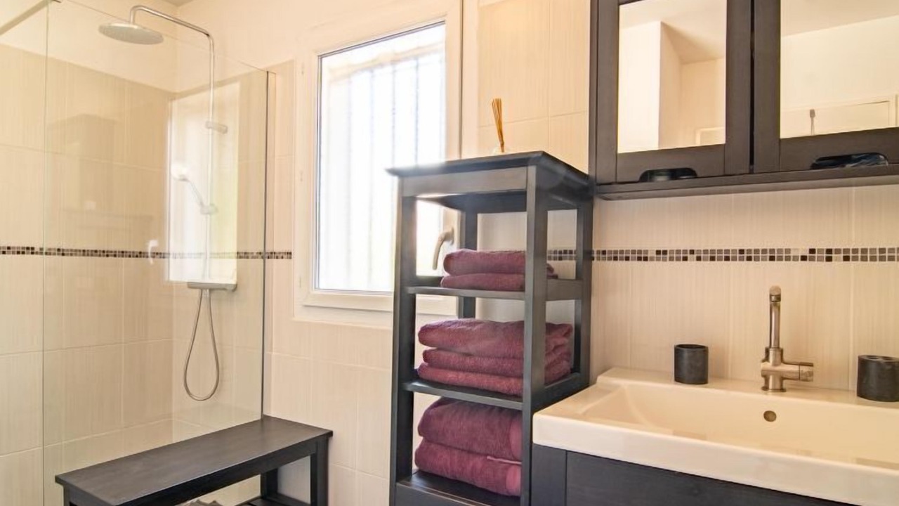 Photo of Bathroom in Bagnols-en-Foret