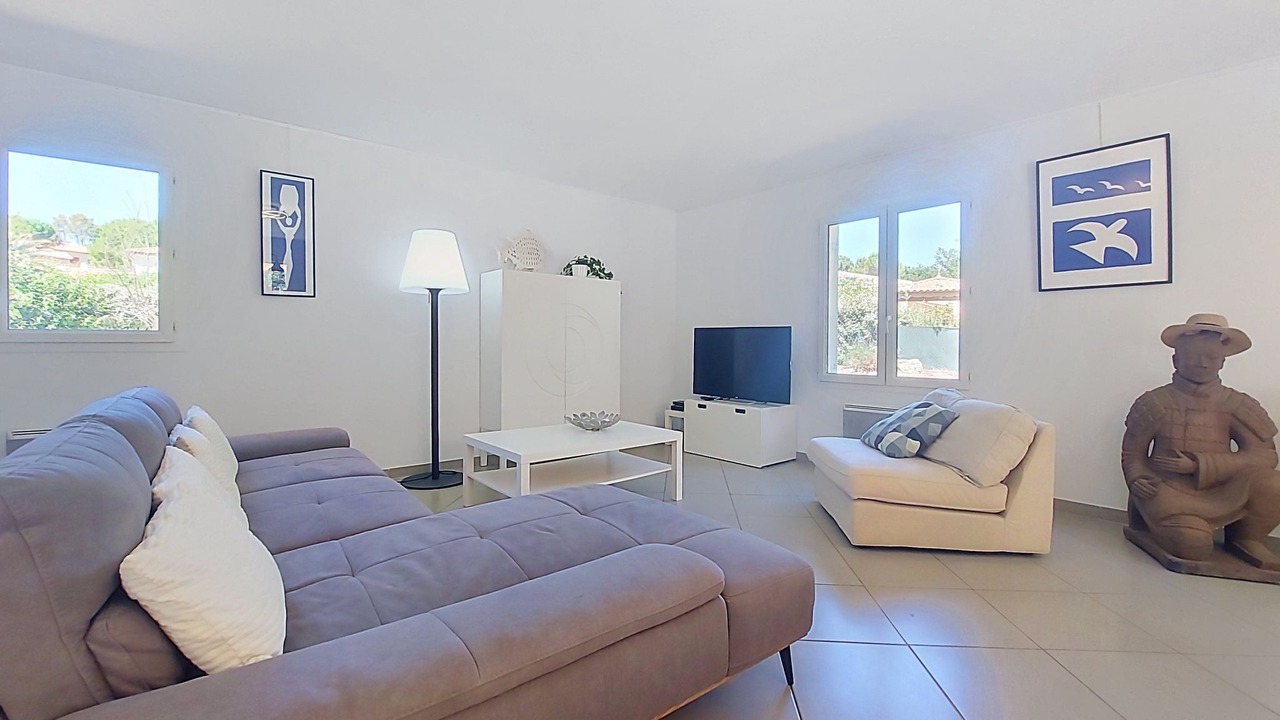 Photo of Livingroom in Bagnols-en-Foret