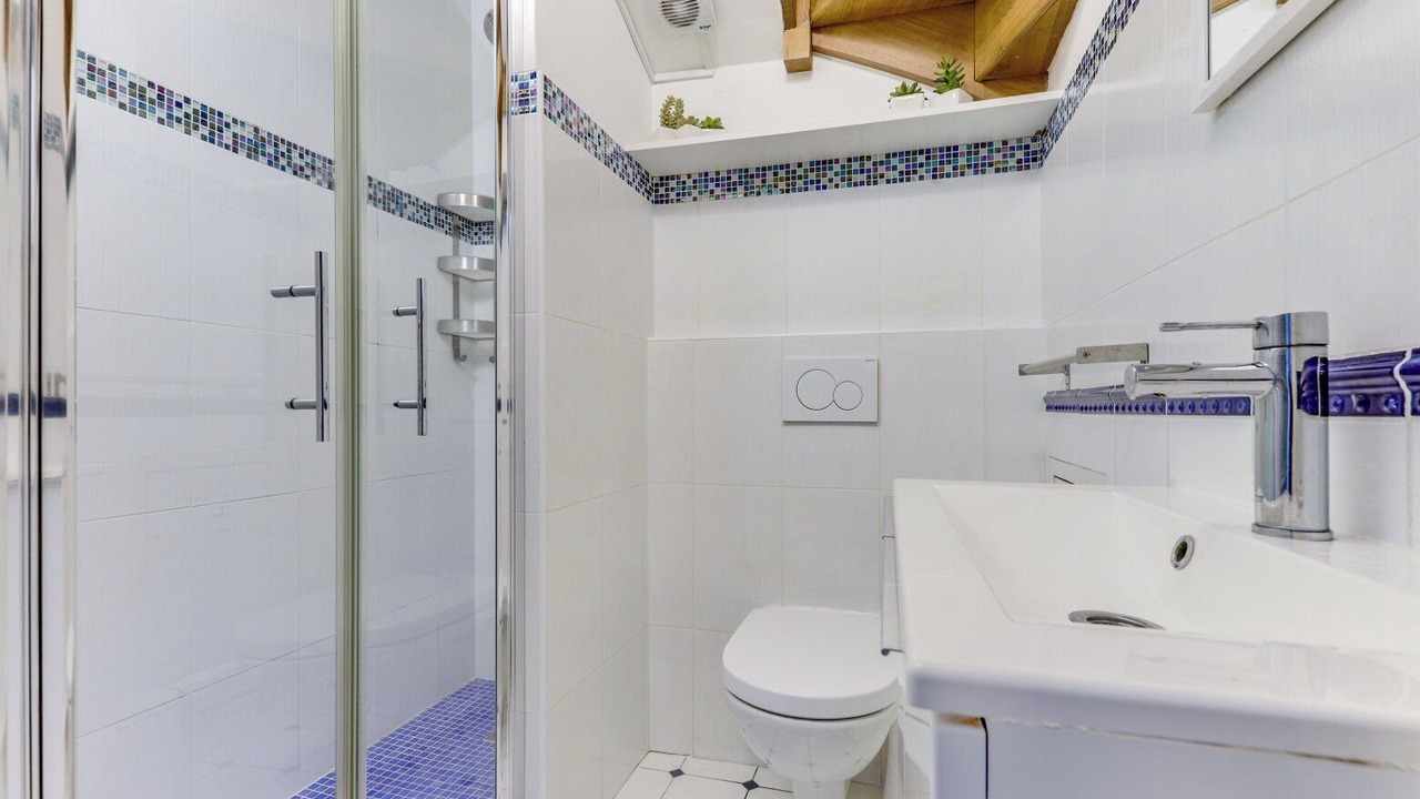 Photo of Bathroom in Notre-Dame-des-Champs