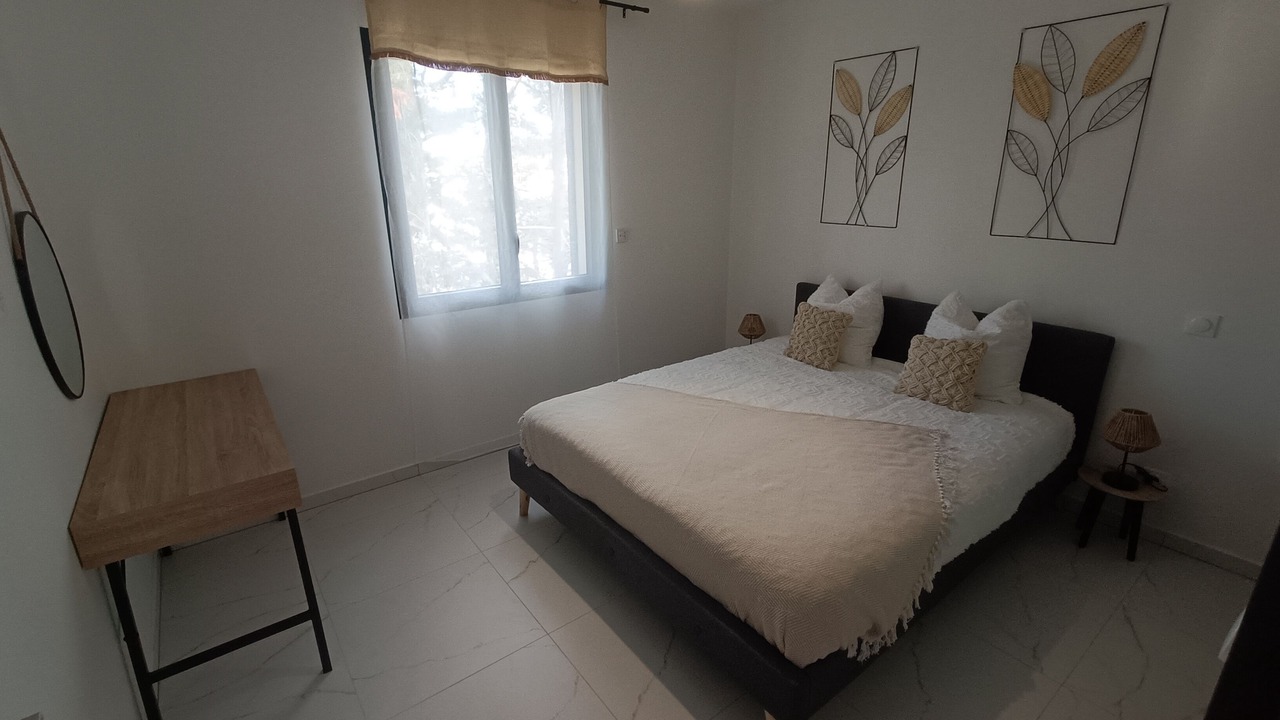 Photo of Bedroom in Meynes
