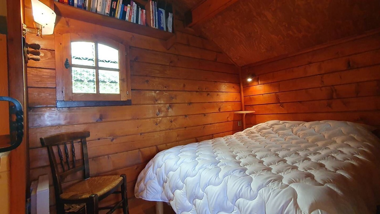 Photo of Bedroom in Les Hopitaux-Neufs