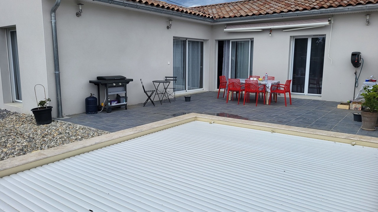 Photo of Outdoor in Saint-Etienne-de-Fontbellon