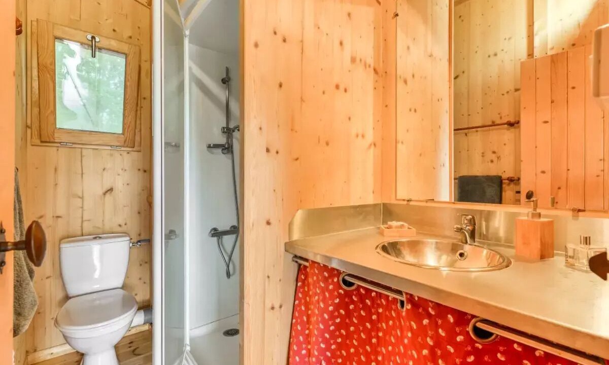 Photo of Bathroom in Montoulieu
