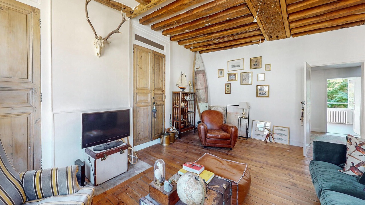 Photo of Bedroom in Villeneuve-sur-Yonne