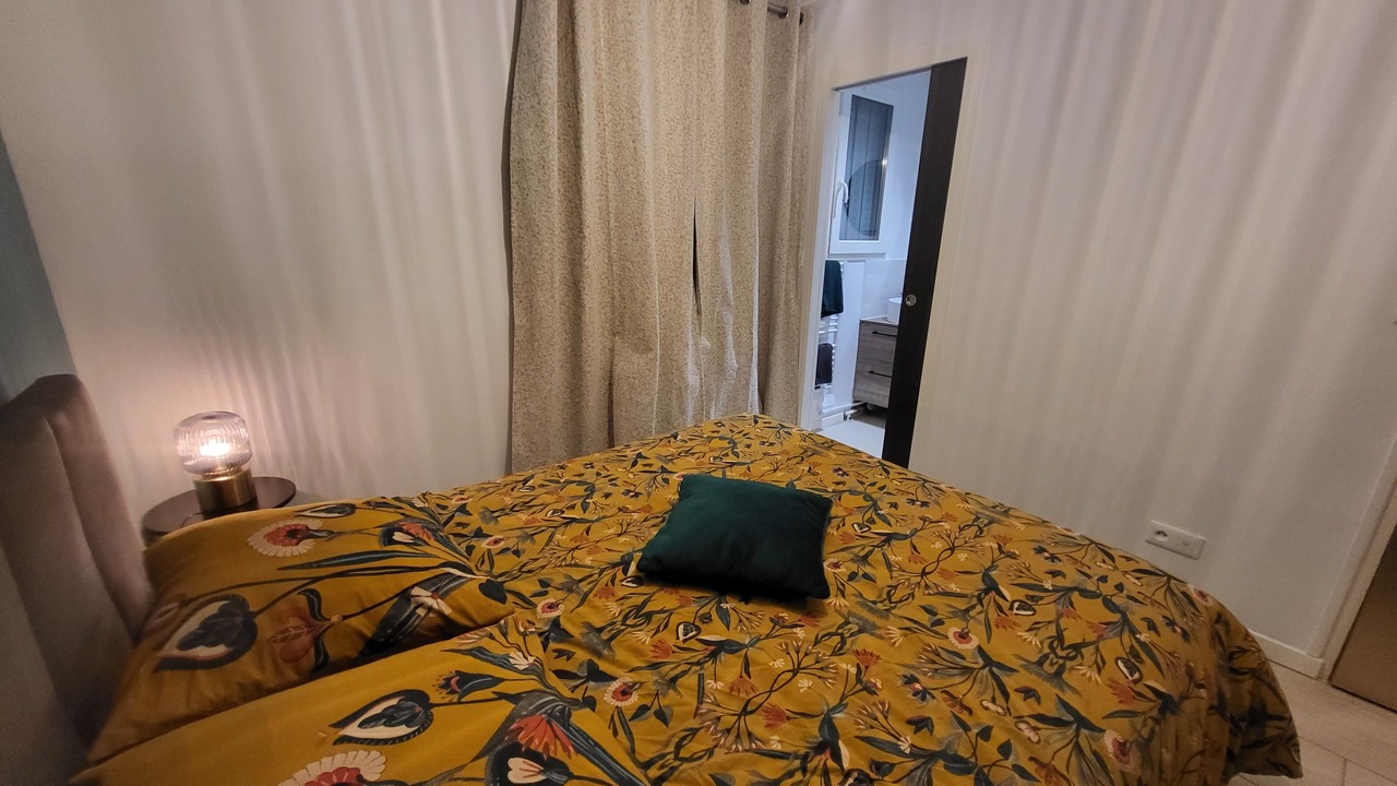 Photo of Bedroom in Chalons-en-Champagne