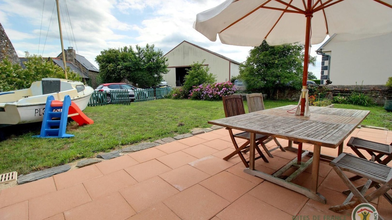 Photo of Outdoor in Tredrez-Locquemeau