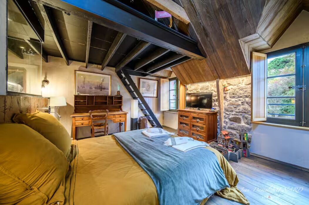 Photo of Bedroom in Saint-Servan