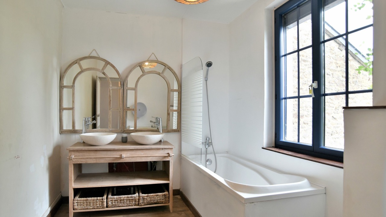 Photo of Bathroom in Saint-Lormel