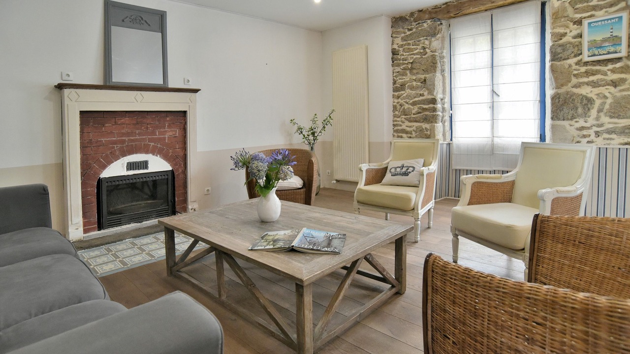 Photo of Livingroom in Saint-Lormel