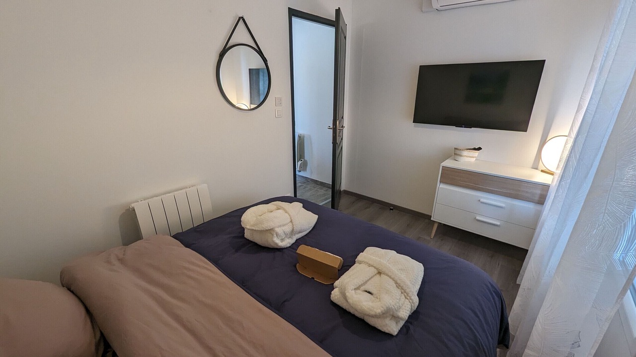 Photo of Bedroom in Curel