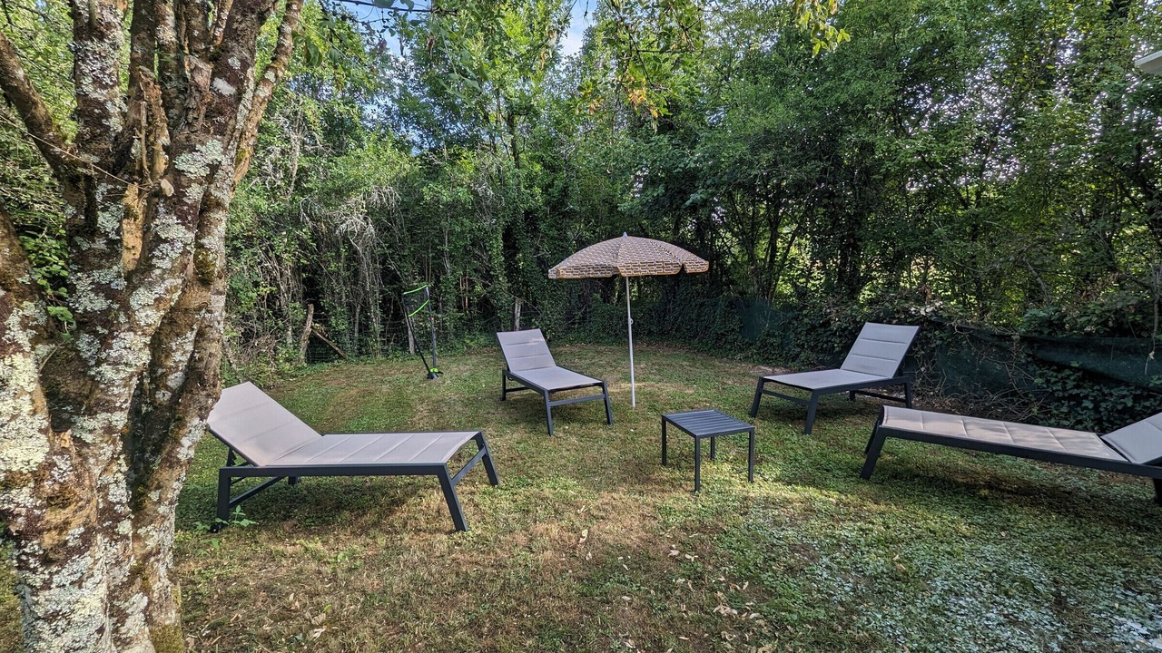 Photo of Outdoor in Curel