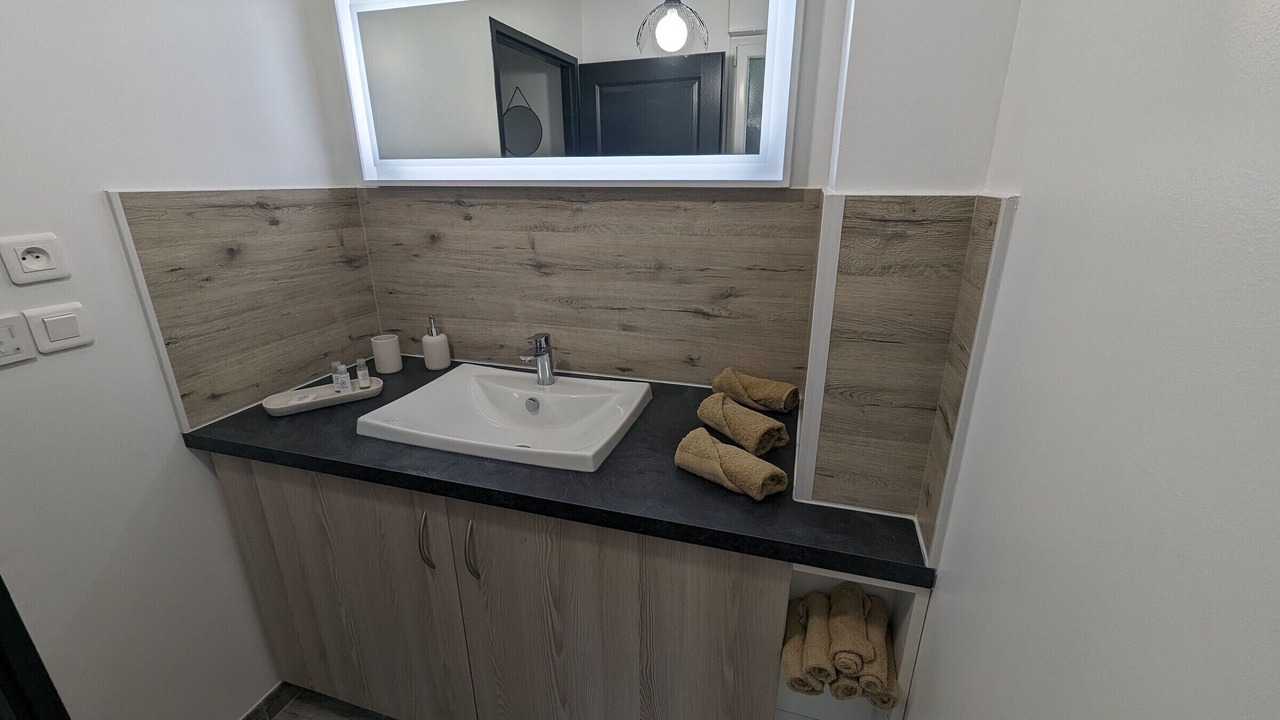 Photo of Bathroom in Curel