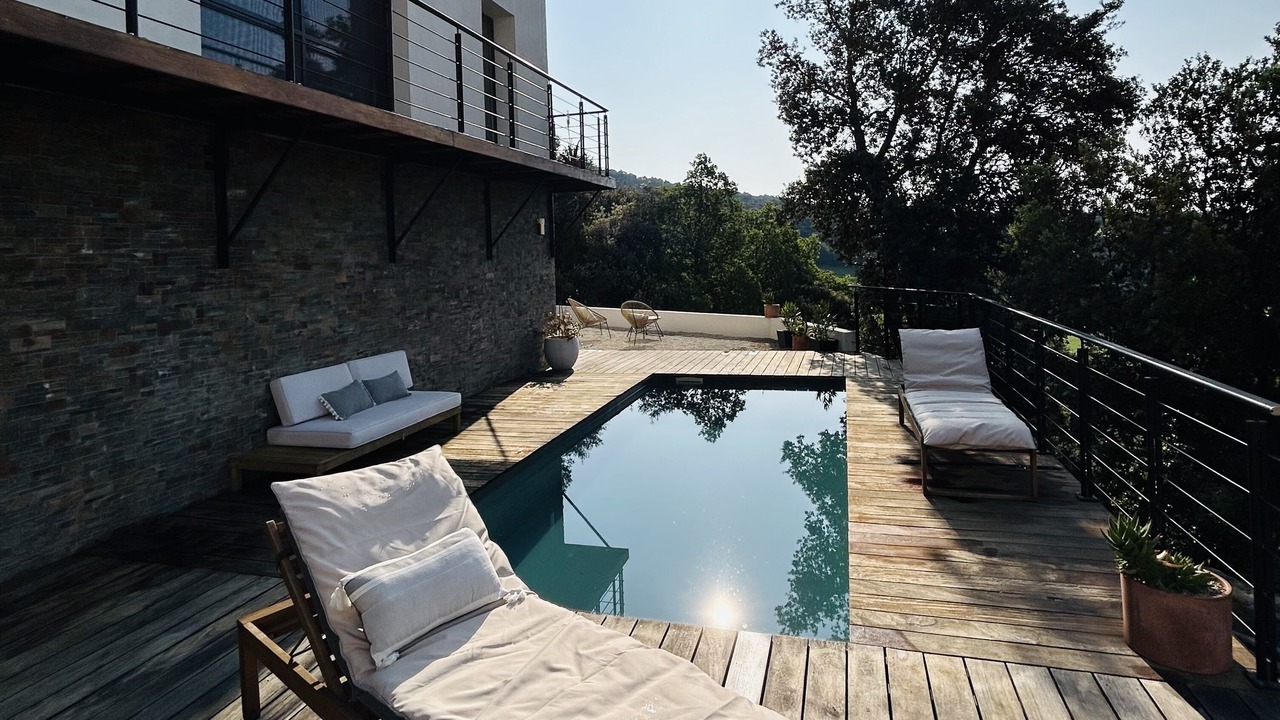 Photo of Outdoor in Ampus