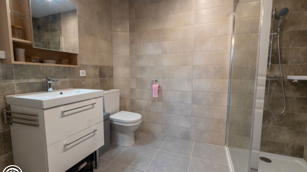 Photo of Bathroom in Saint-Remy-en-Bouzemont-Saint-Genest-et-Isson
