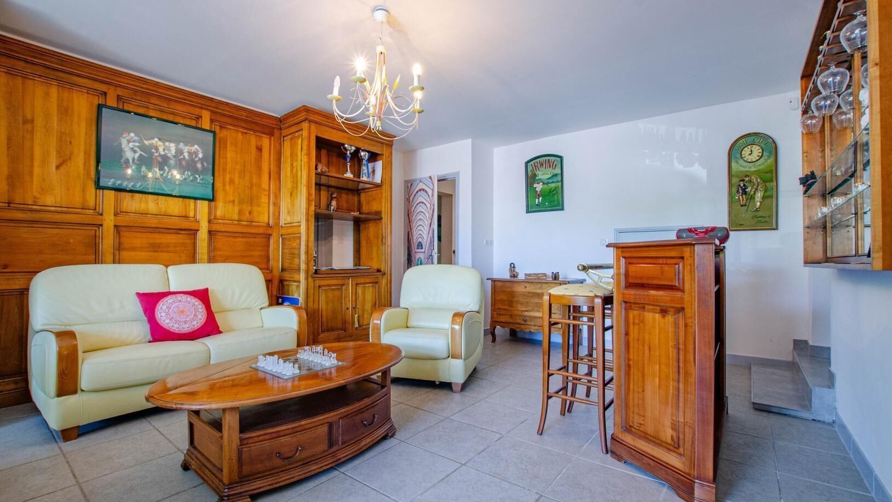 Photo of Livingroom in Saint-Hilaire-sous-Romilly