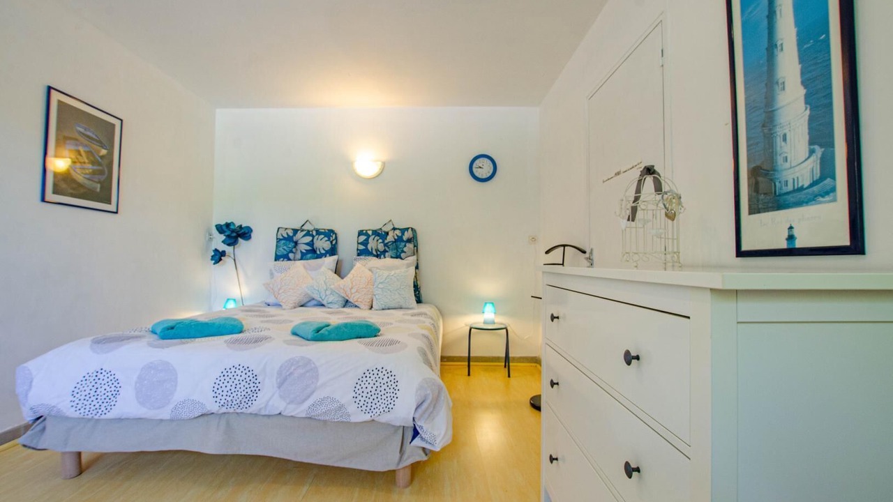 Photo of Bedroom in Saint-Hilaire-sous-Romilly