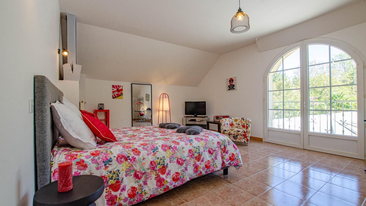 Photo of Bedroom in Saint-Hilaire-sous-Romilly