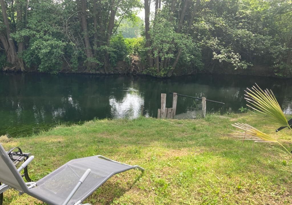 Photo of Outdoor in Pont-sur-Vanne