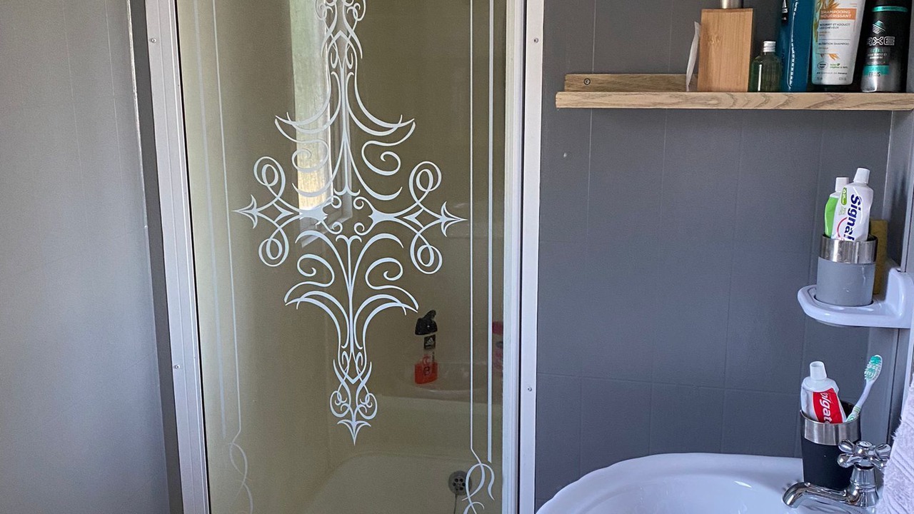 Photo of Bathroom in Pont-sur-Vanne