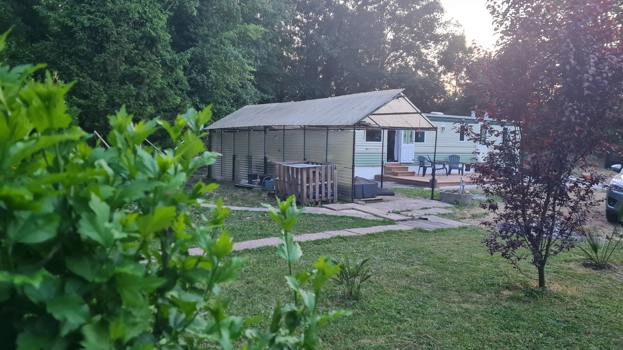 Photo of Outdoor in Pont-sur-Vanne