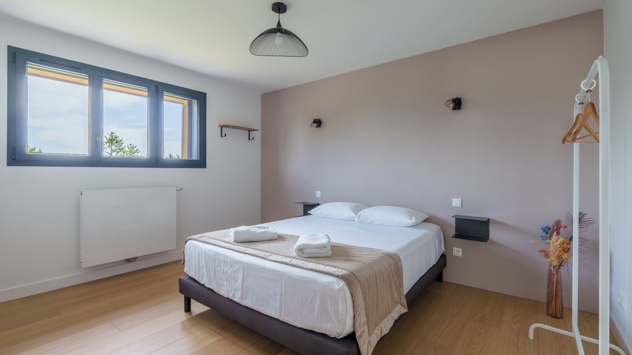 Photo of Bedroom in Saint-Benoit-sur-Seine