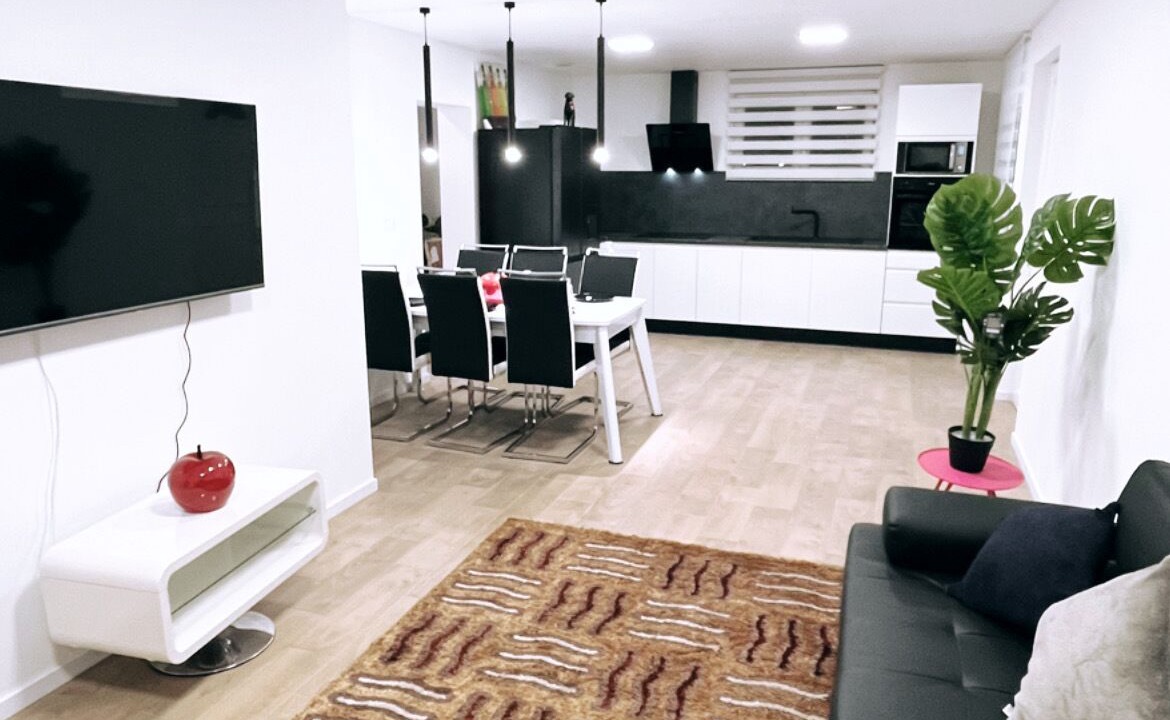 Photo of Livingroom in Brelevenez
