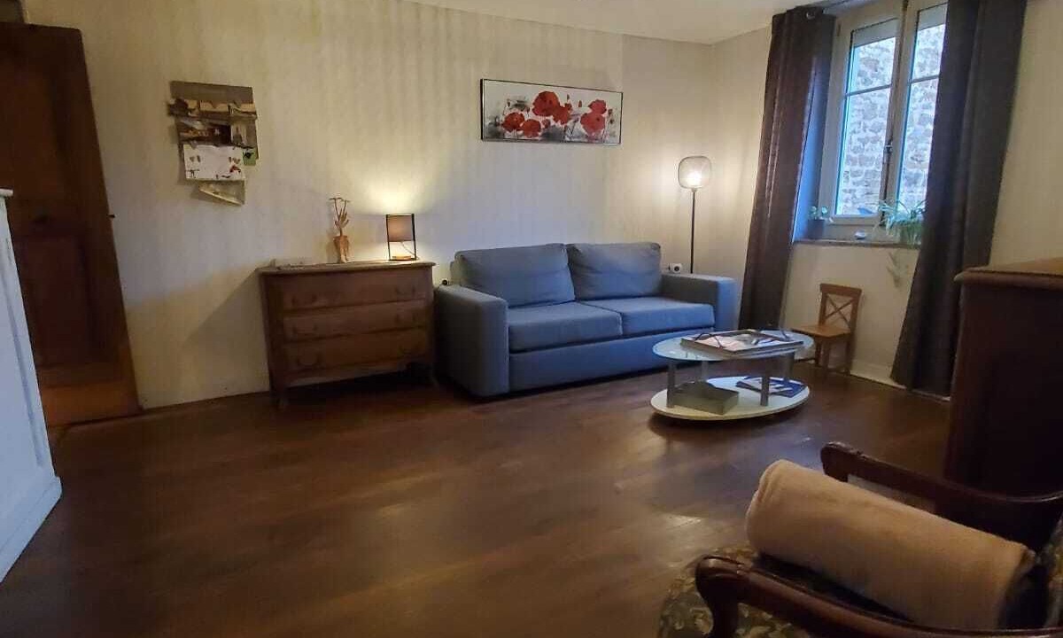 Photo of Livingroom in Humes