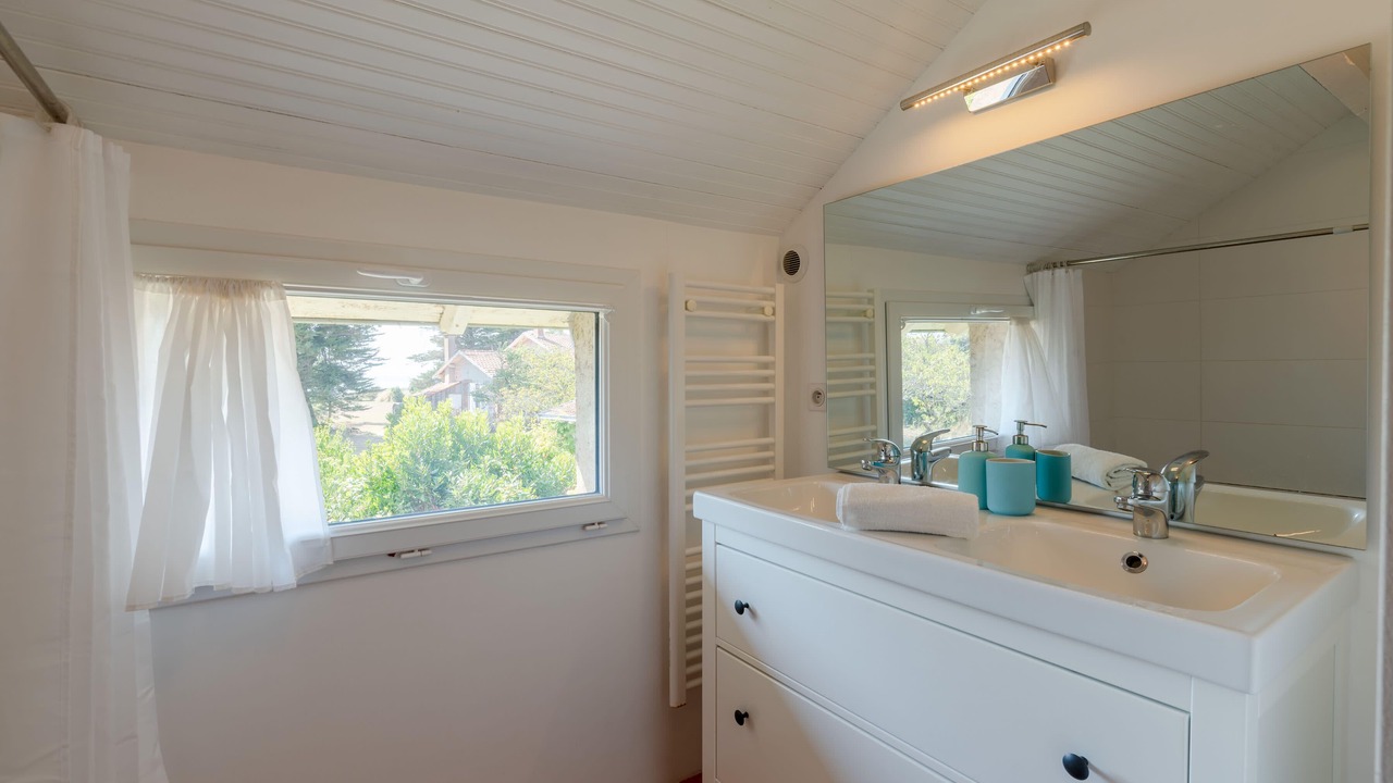Photo of Bathroom in La Bernerie-en-Retz