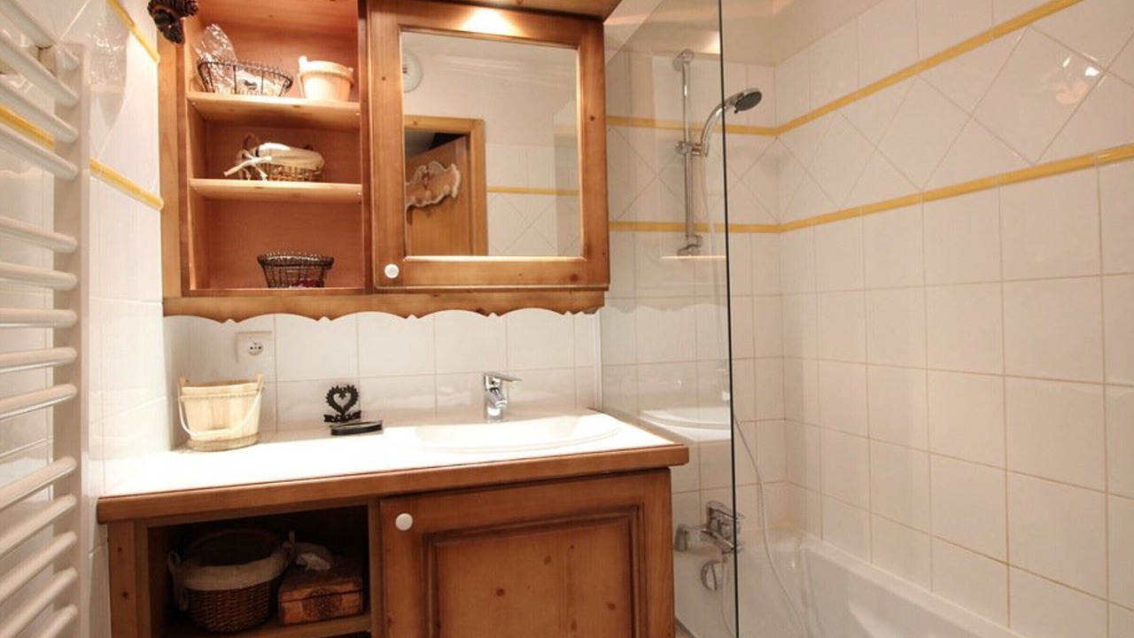 Photo of Bathroom in Les Carroz-d'Araches