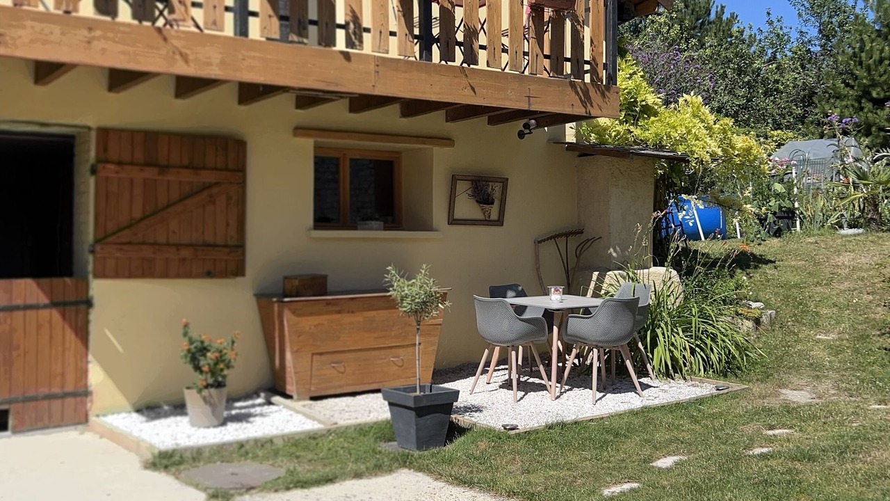 Photo of Outdoor in Lor