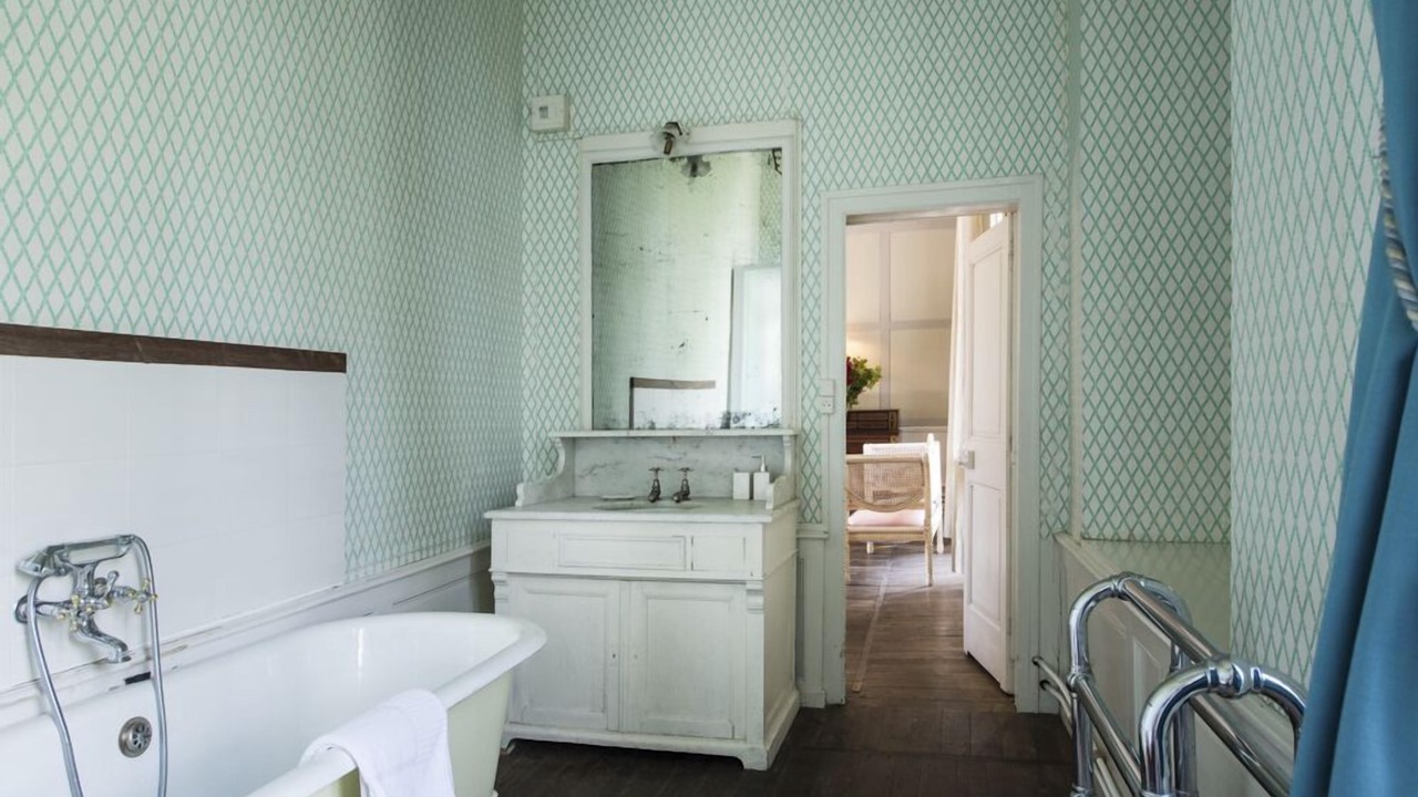 Photo of Bathroom in Omey