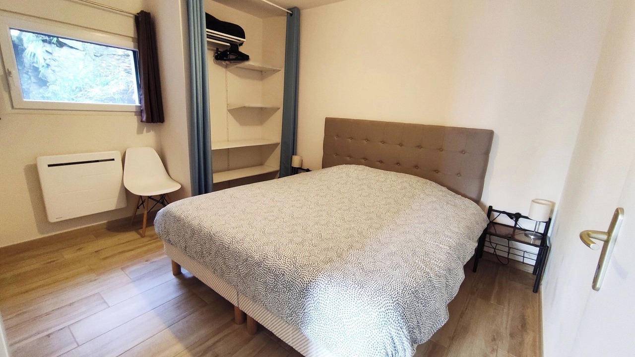Photo of Bedroom in Bormes-Les-Mimosas