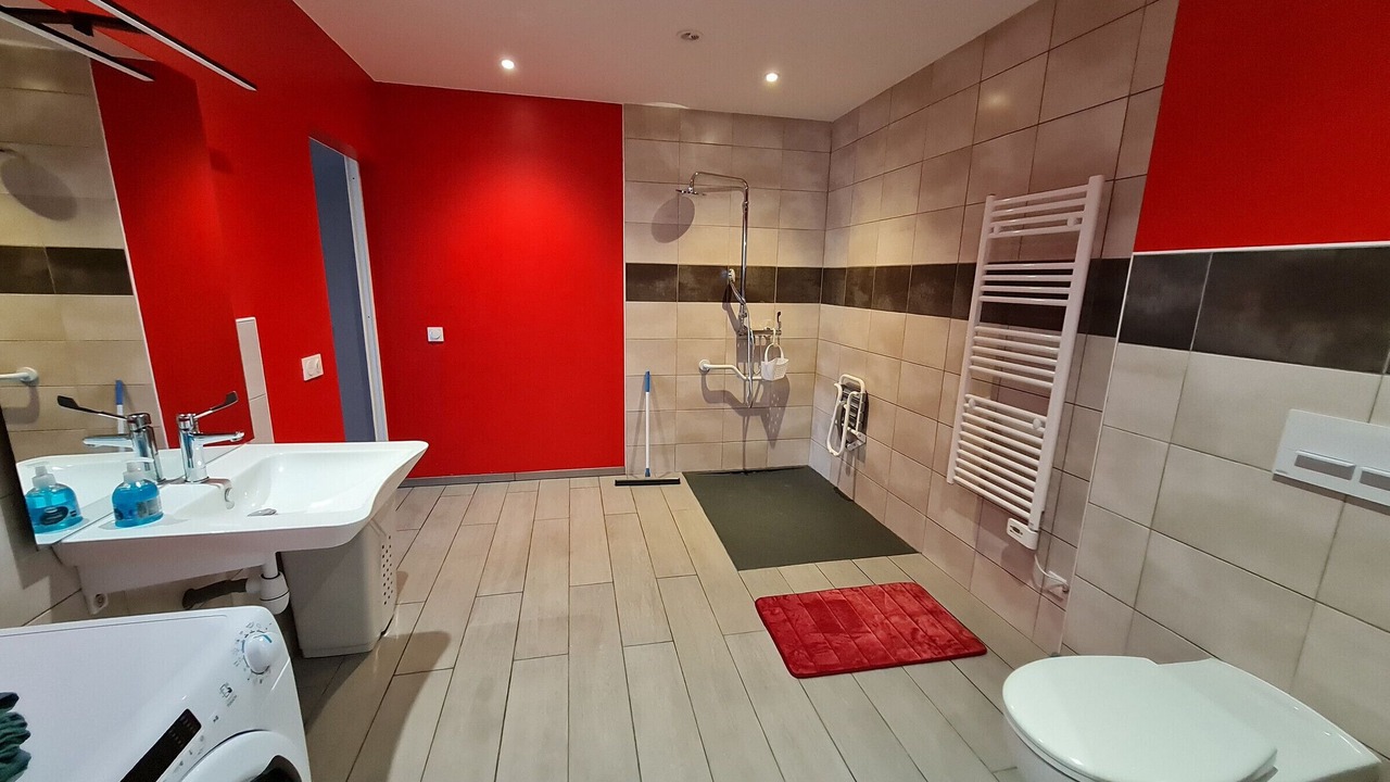 Photo of Bathroom in Lironville