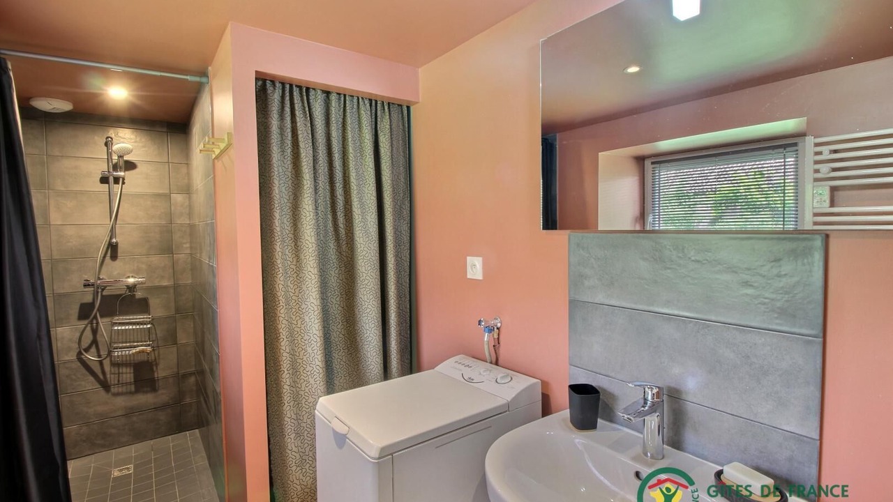 Photo of Bathroom in Neulliac