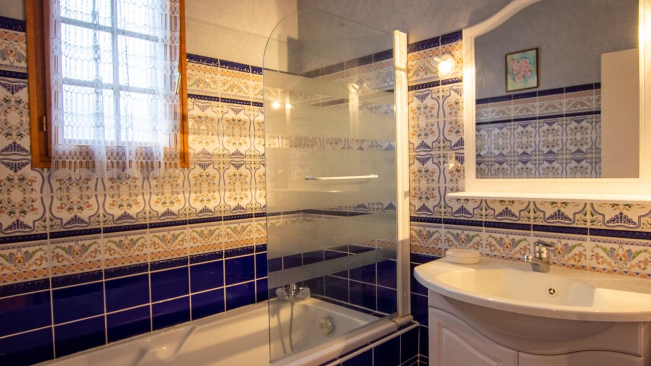 Photo of Bathroom in Le Change