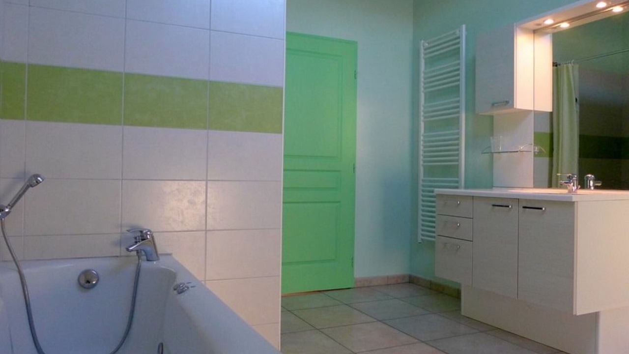 Photo of Bathroom in Vignes-la-Cote