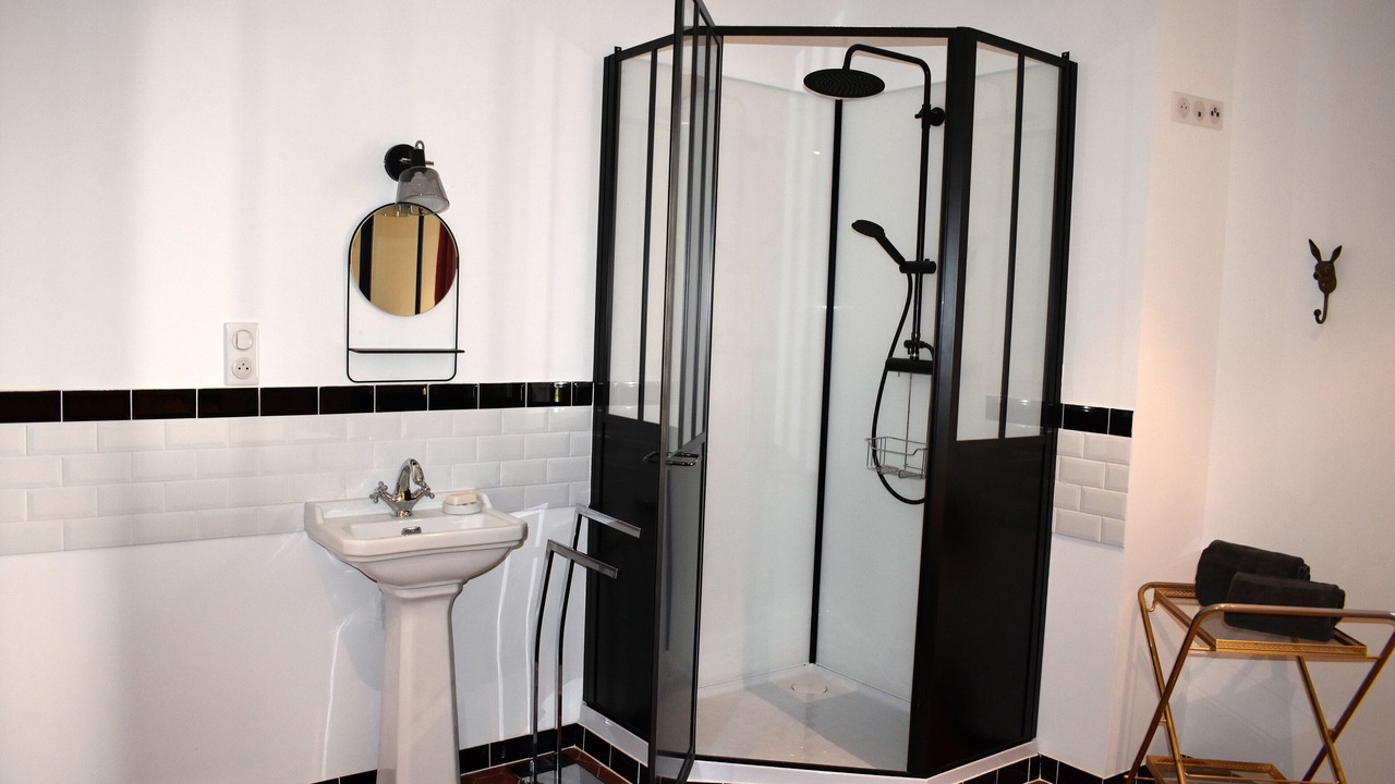 Photo of Bathroom in Ampus
