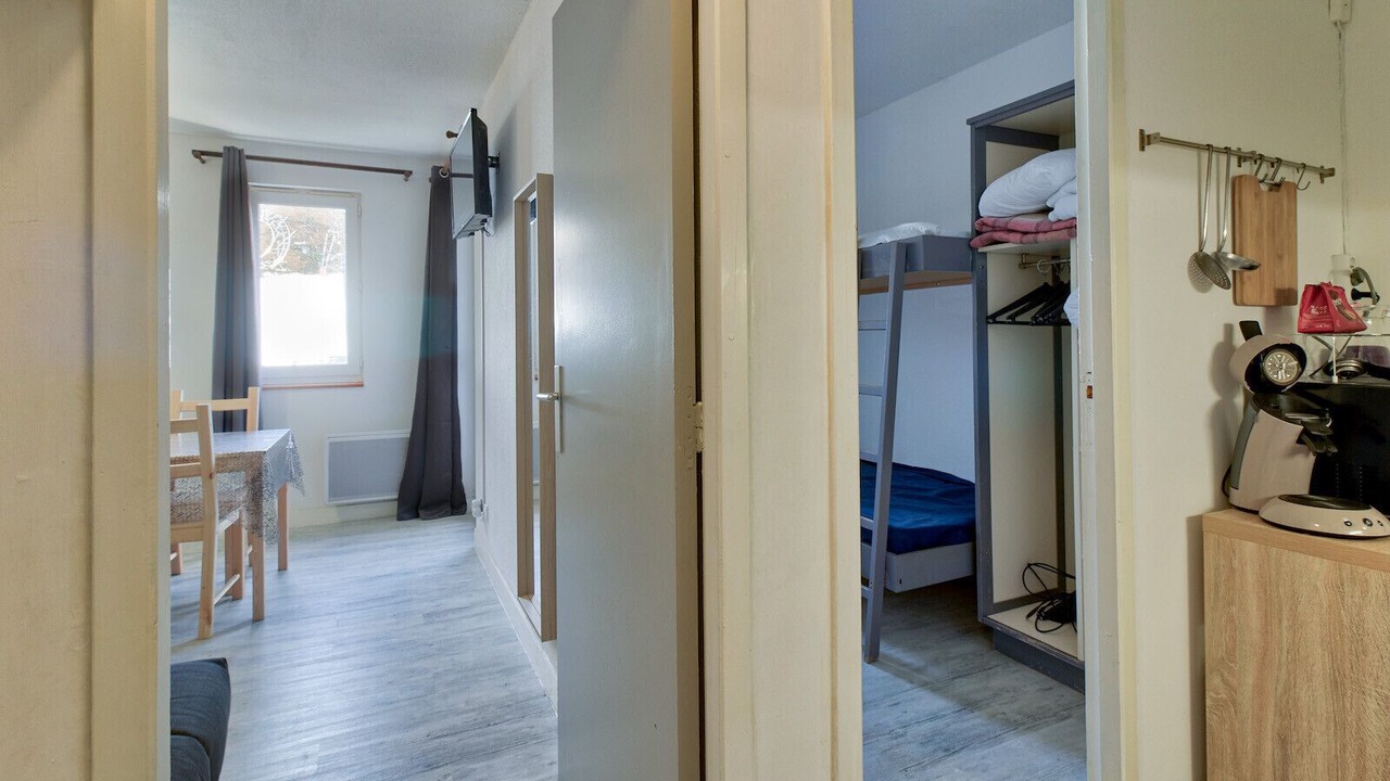 Photo of Bedroom in Genos