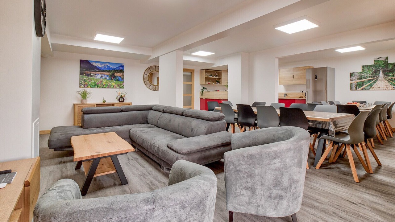 Photo of Livingroom in Genos